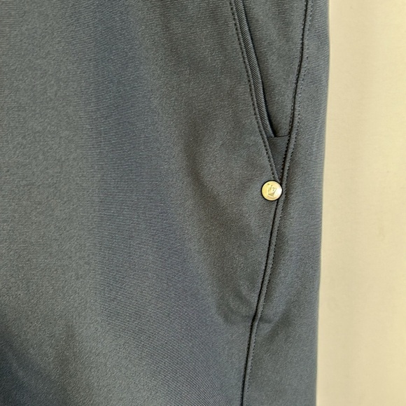 VUORI Meta Short 8 inch Mens Charcoal Grey Chino Pockets Stretch Sz 31 - Picture 4 of 10